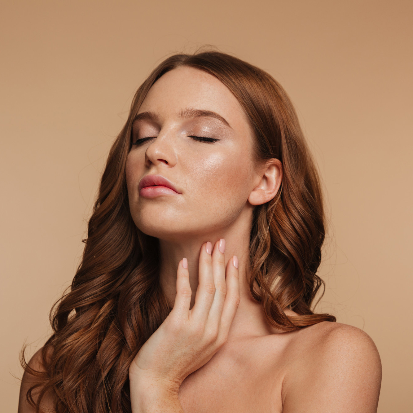 beauty-portrait-of-sensual-ginger-woman-with-long-hair-posing-with-closed-eyes - copia